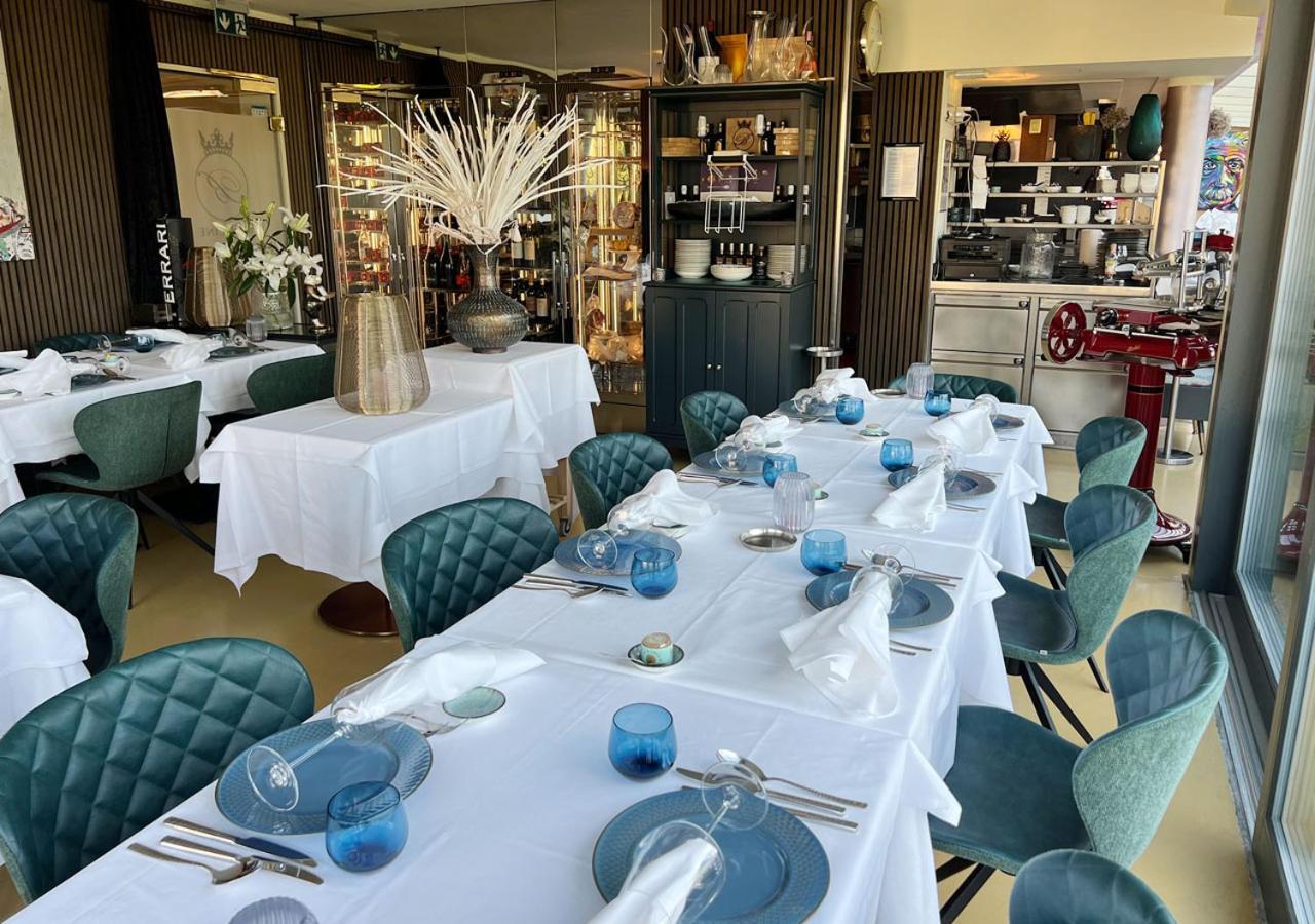 리시덴츠 암 츠스윙 드레스덴 외부 사진 The interior of the restaurant