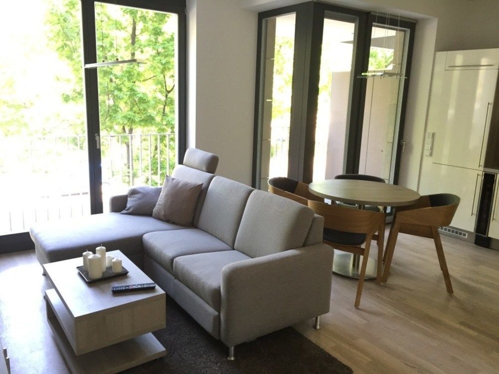 리시덴츠 암 츠스윙 드레스덴 외부 사진 A living room in a modern apartment